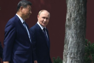 Ушаков раскрыл детали поздравления Путина Си Цзиньпину
