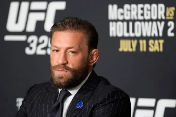 Макгрегор вернулся: главное о первом за пять лет бое легенды UFC - ФОТО