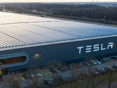 "Tesla" fabrikininin yaxınlığında BOMBA HƏYƏCANI