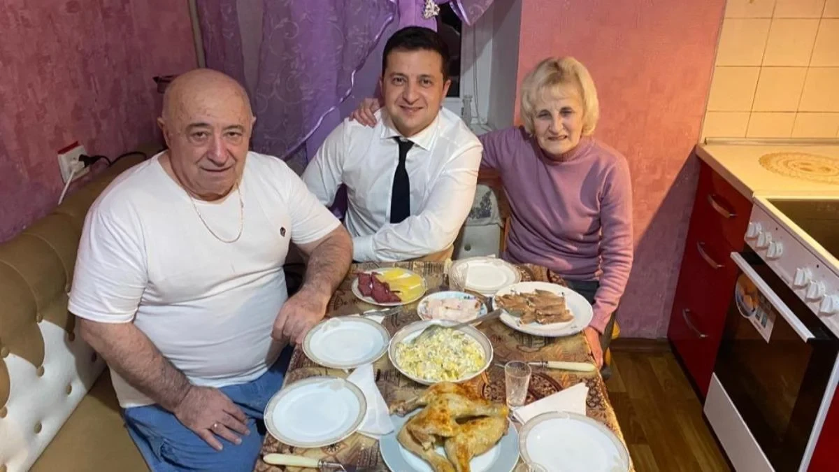 Зеленский рассказал, как его воспитывали родители: Были строгими