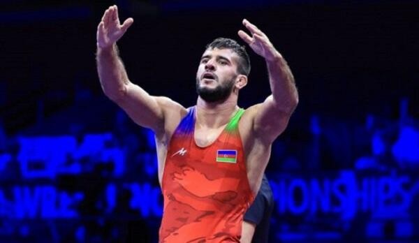 Suleymanov defeated the Armenian wrestler