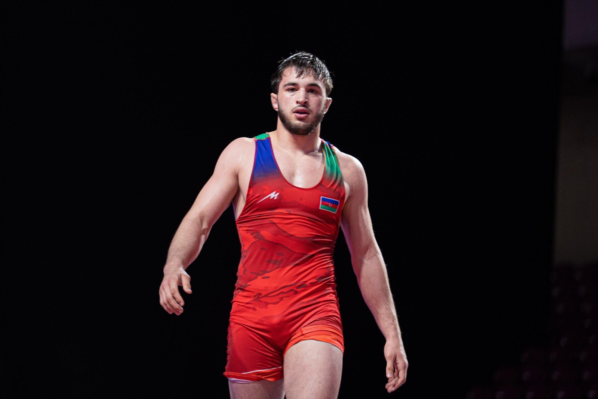 Azerbaijani wrestler advances to quarter final in Paris-2024