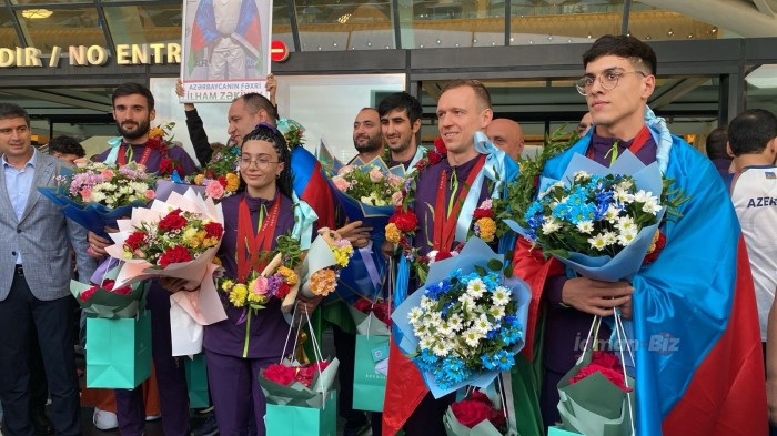 Azerbaijani paralympians greeted with applause in homeland