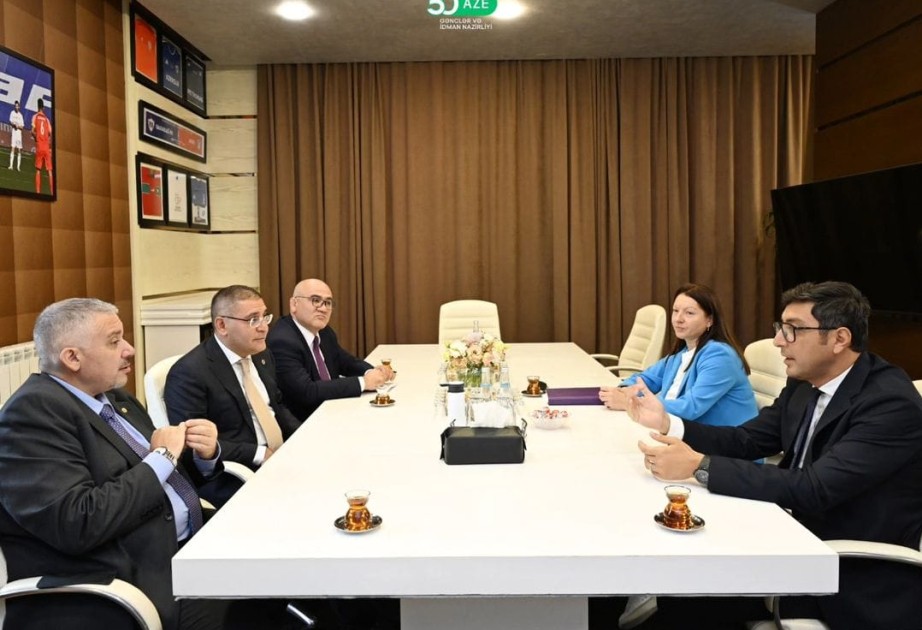 Azerbaijan’s Youth and Sports Minister meets with President of European Weightlifting Federation