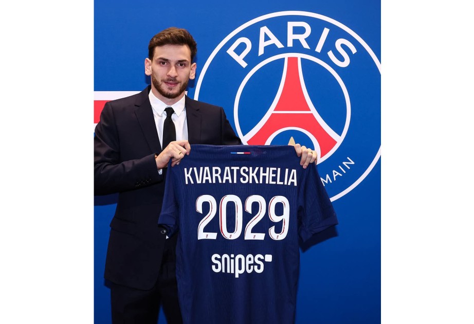 Kvaratskhelia joins PSG from Napoli