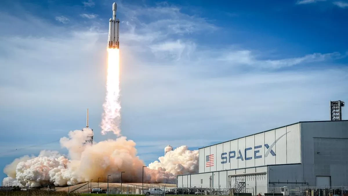 Romania backs SpaceX after Starlink tests, eyes global satellite regulation reform