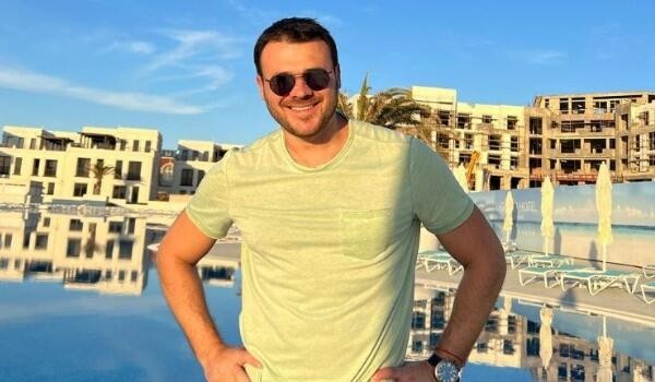 Emin Ağalarovun adından dələduzluq