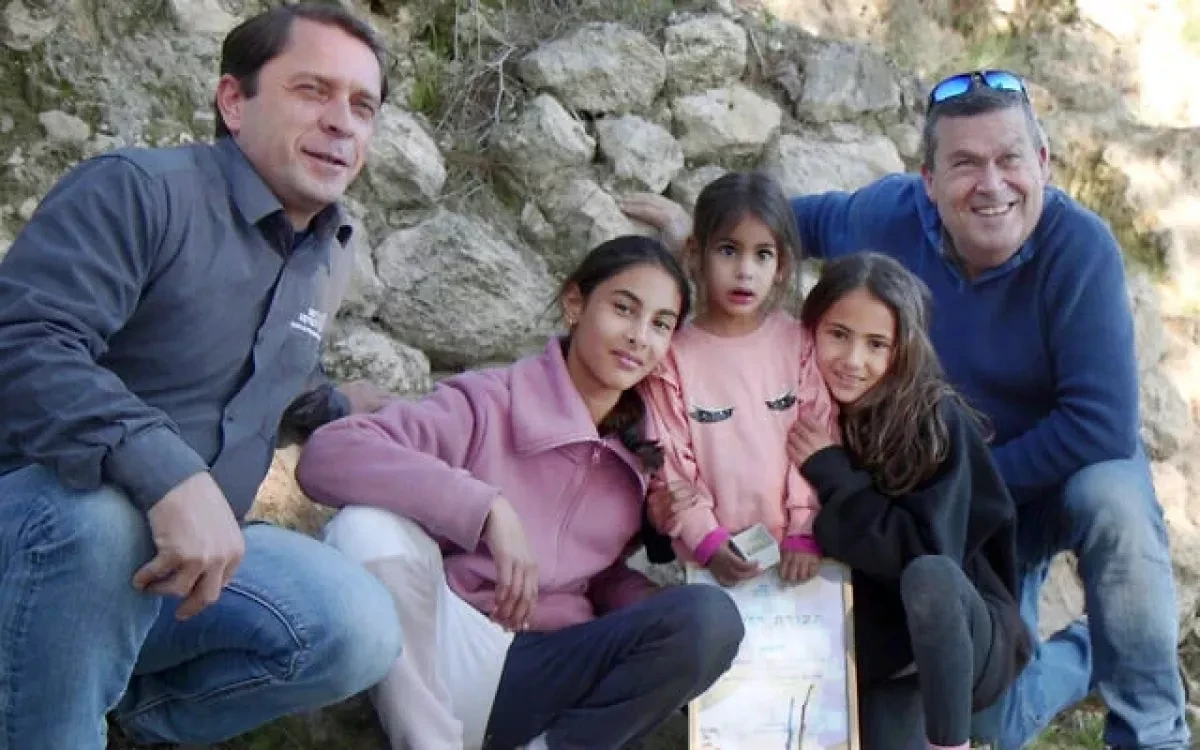 Israeli girl uncovers 3,800-year-old amulet at archaeological site VIDEO