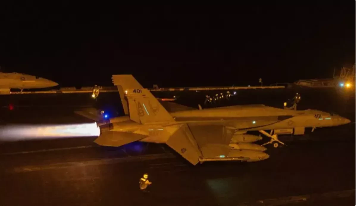 US launches over 20 airstrikes on Houthi positions in Yemen