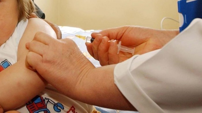 US health secretary supports measles vaccine following second child death