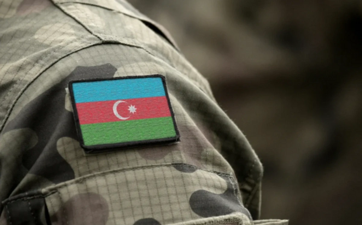 Həqiqi hərbi xidmətdə olmağın yaş həddi ilə bağlı
