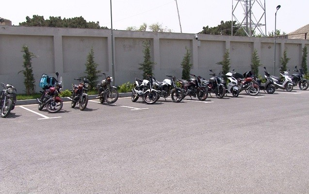 Səsboğuculara müdaxilə edən moped və motosiklet sürücüləri saxlanıldı -