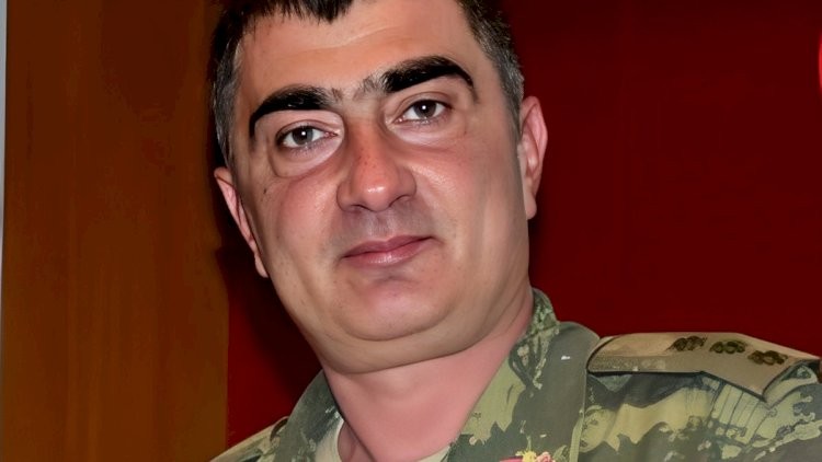Maşınına od vuran hərbçi