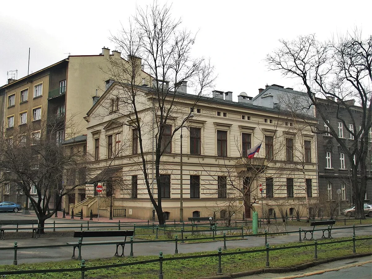 Poland revokes Russian consulate permit, Moscow vows retaliation