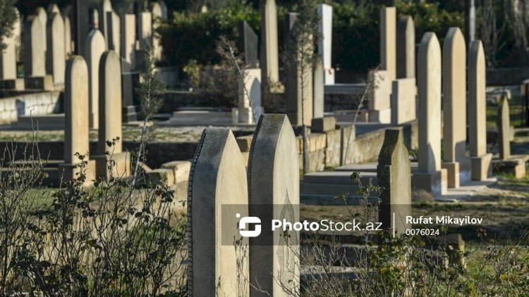 Bakıda ŞOK - Köhnə və kimsəsiz qəbirlər dağıdılır, yerləri satılır