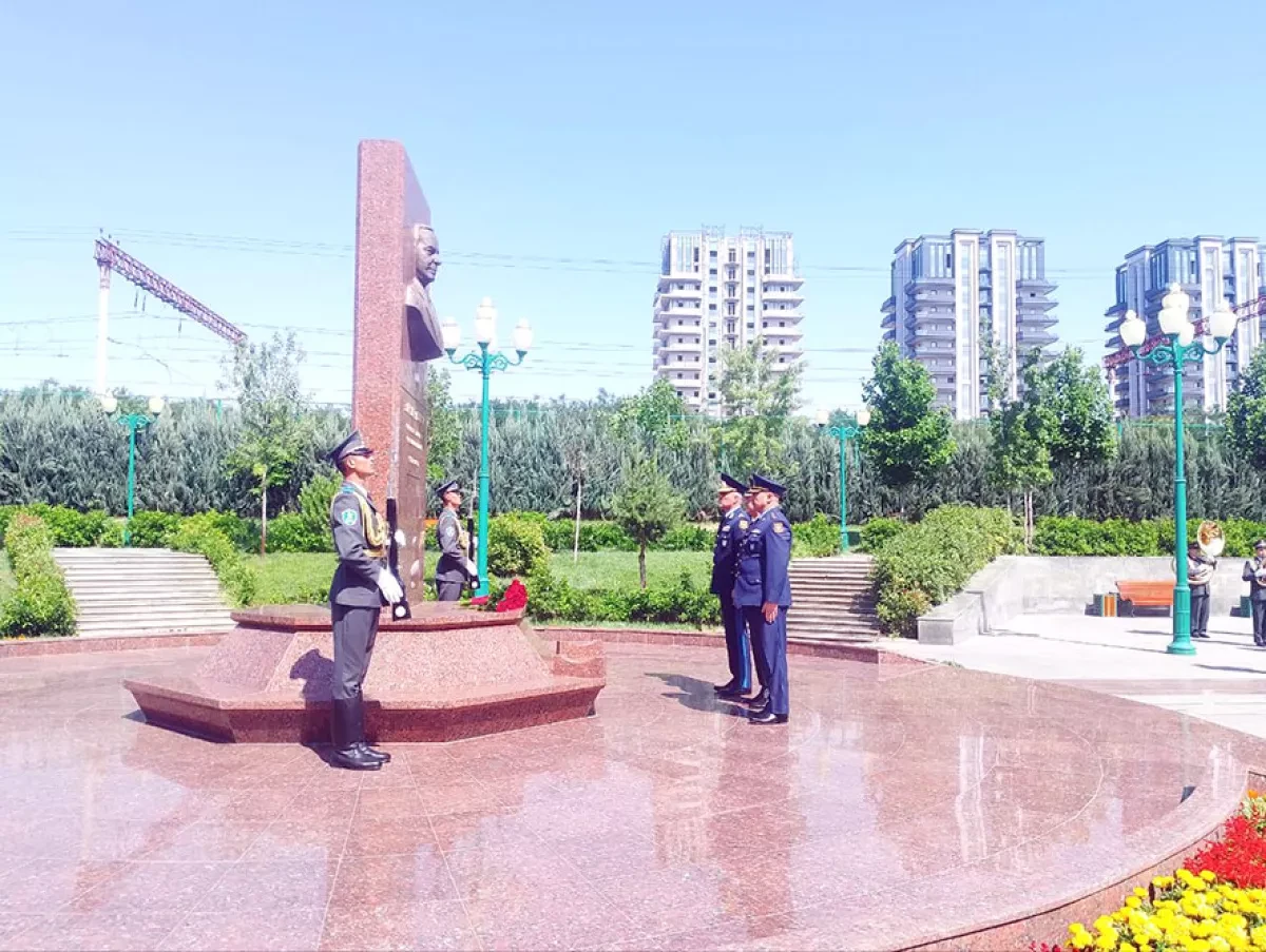 Azerbaijan, Uzbekistan air force chiefs discuss defence cooperation