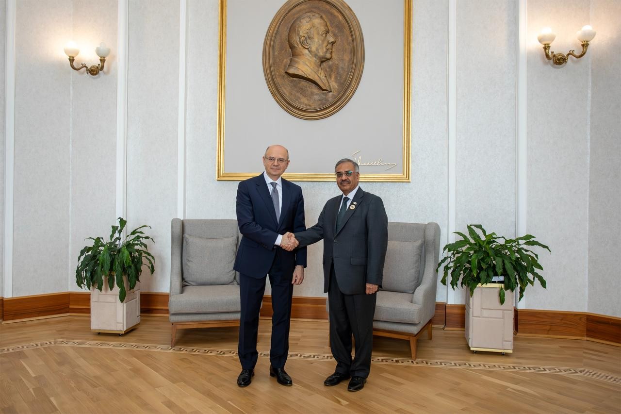 Azerbaijan strengthens ties with D-8 through high-level meeting