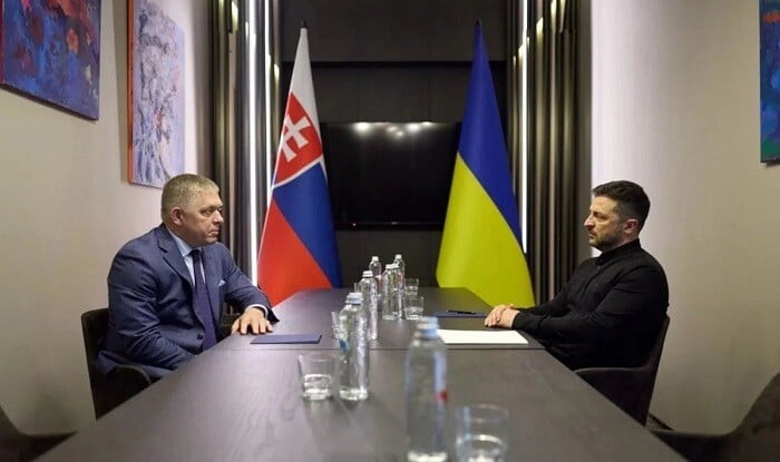 Zelensky, Fico discuss EU path and cooperation