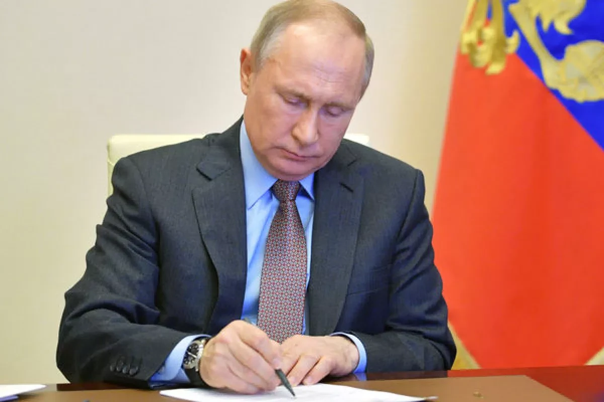 Putin ratifies deal for reciprocal Interior Ministry offices in Russia, Tajikistan