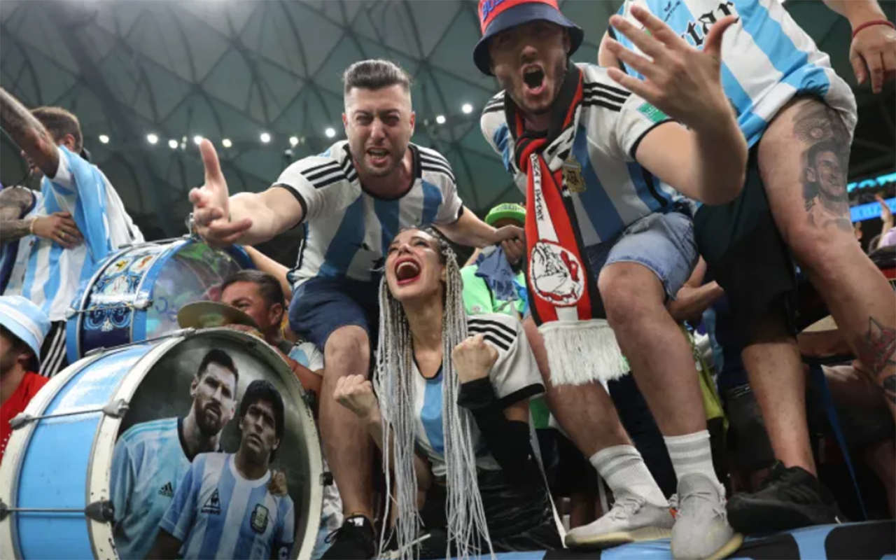 Aliment ödəməyən azarkeşlər mundialı stadiondan izləyə bilməyəcək