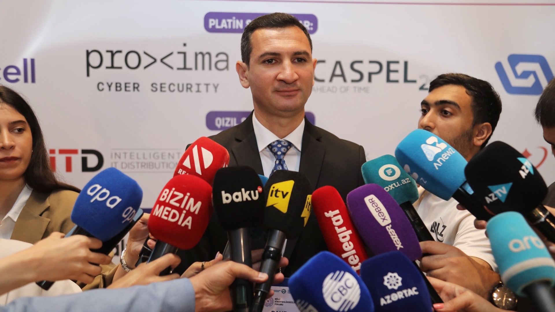 Rauf Cabarov: “Kibertəhdidlərə qarşı birgə mübarizə aparmaq üçün vahid dövlət ekosistemi formalaşdırmalıyıq”