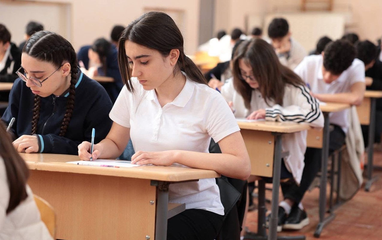 Attestat qiyməti 5 olan 32 şagird - Qəbulda 100-dən az bal toplayıb