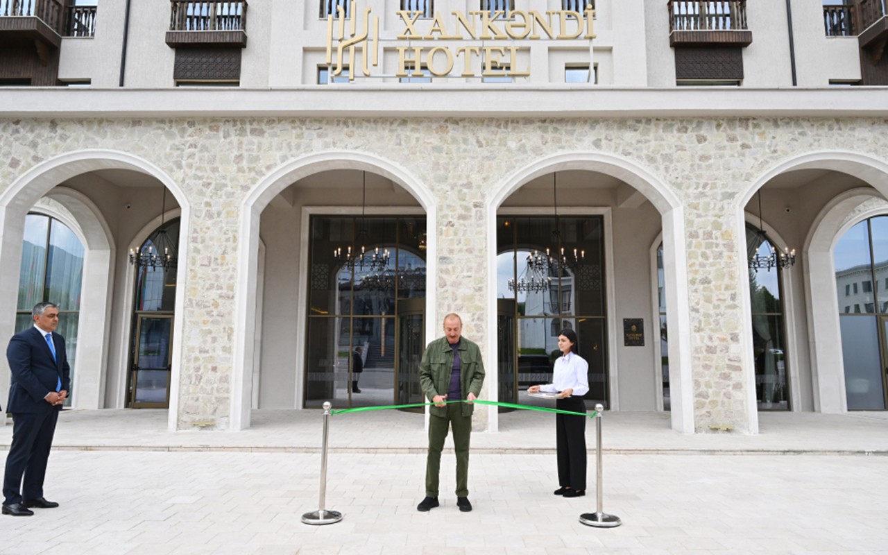 İlham Əliyev “Xankəndi” hotelinin açılışında - Fotolar