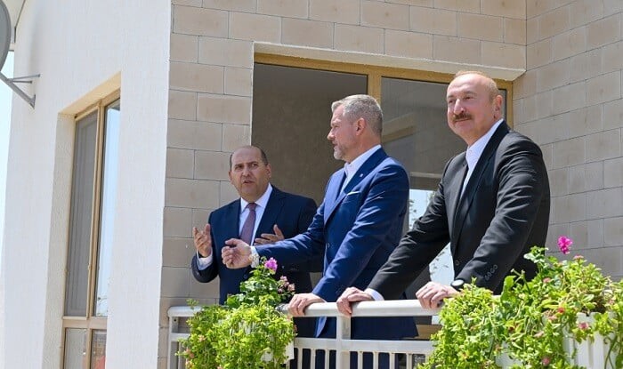 Azerbaijan and Slovakia reviewed construction progress