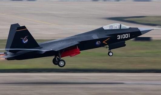 2 Chinese military naval pilots killed