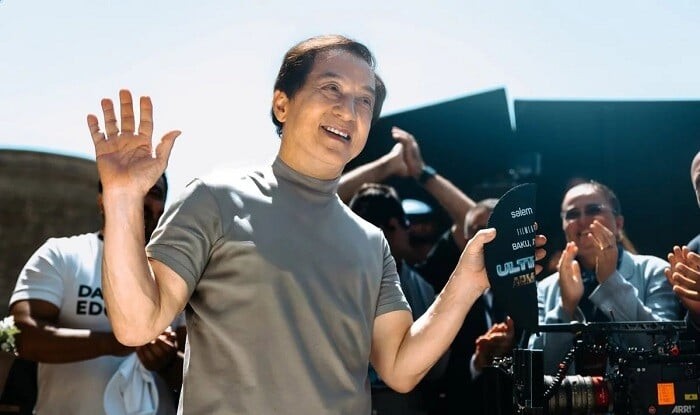 Jackie Chan in Baku as 'God’s Armor' filming resumes - Photo
