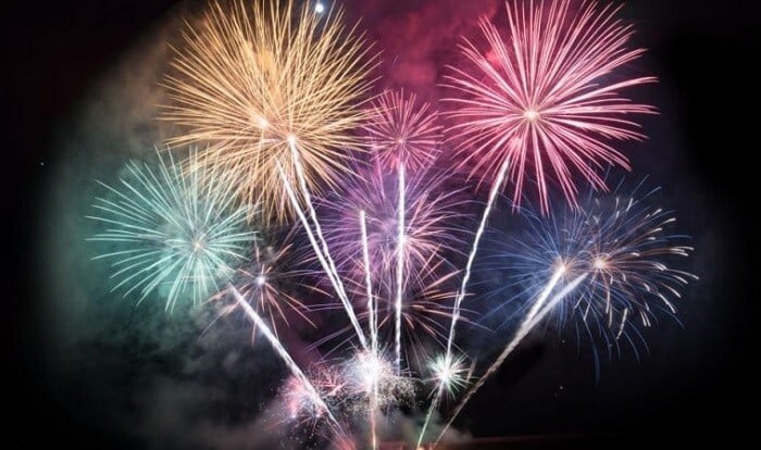 27 injured after fireworks accident in Spain - Video