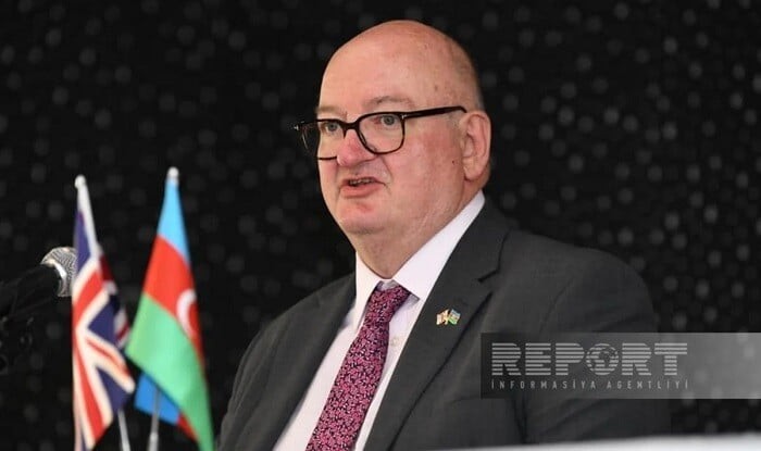 Duncan Norman praises Azerbaijani language