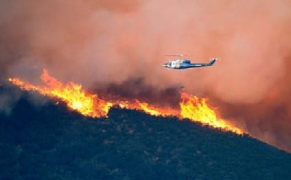 Two firefighting helicopters collide west of Athens - Video