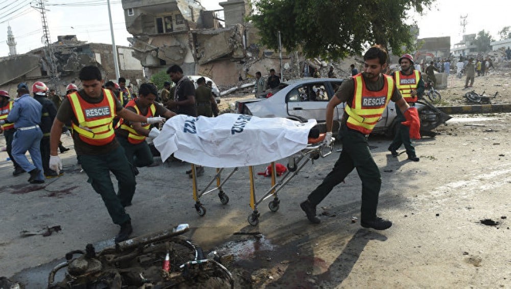 Suicide bombing kills seven near Pakistan police station