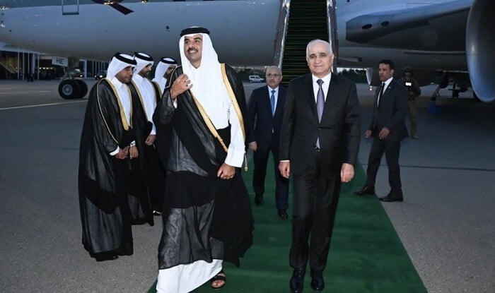 Amir of Qatar arrives in Azerbaijan