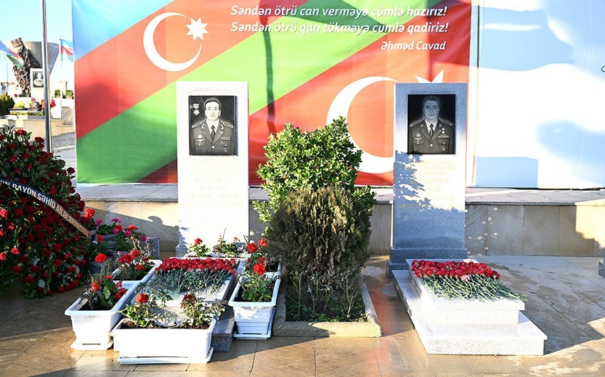 Milli Qəhrəman Polad Həşimovun məzarı ziyarət edilib -