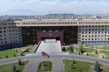 Минобороны Армении займется перешедшими на сторону протестующих «военными»