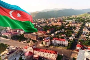 Üçrəngli Bayrağımız işğaldan azad edilmiş torpaqlarımızda əzəmətlə dalğalanır