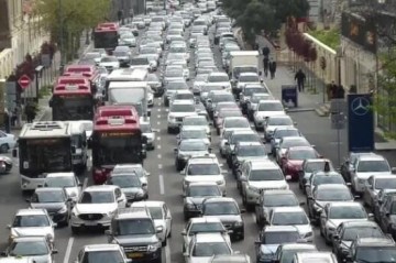 На дорогах Баку наблюдаются пробки - Список