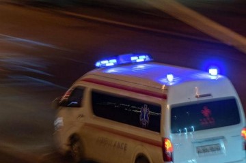 Goranboyda minik avtomobili aşıb, sürücü xəsarət alıb
