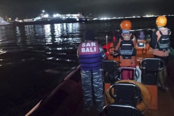 Balidə bərə batıb - Onlarla insan itkin düşdü
