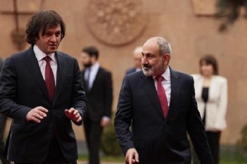Кобахидзе и Пашинян обсудили мирную повестку