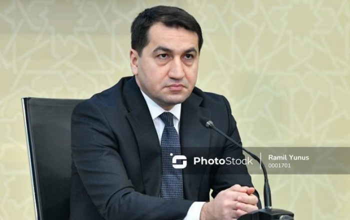 Хикмет Гаджиев: Сейчас Азербайджан и Армения близки к миру, но есть мешающие его достижению