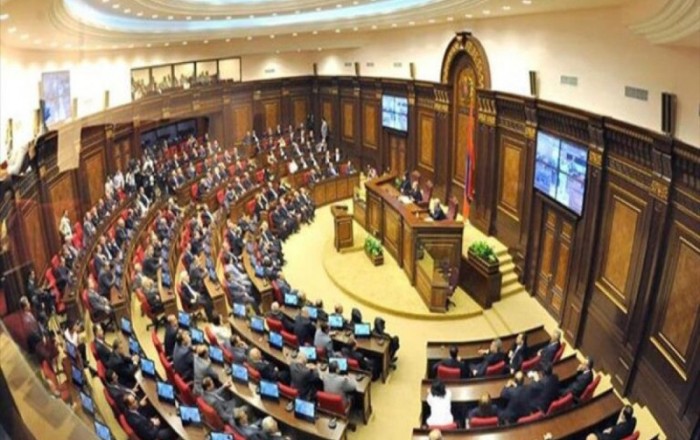 Парламент Армении отклонил представленный оппозицией проект по делимитации границы с Азербайджаном