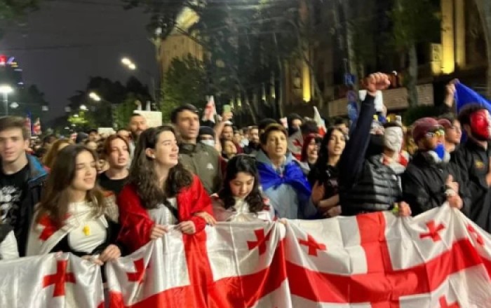 Грузинская молодежь протестует