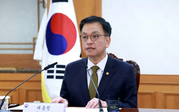 South Korean finance minister quits in last-minute move ahead of impeachment