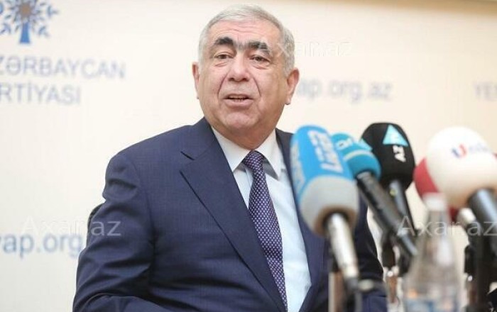 İdarə rəisini işdən çıxardı, yerinə oğlunu gətirdi