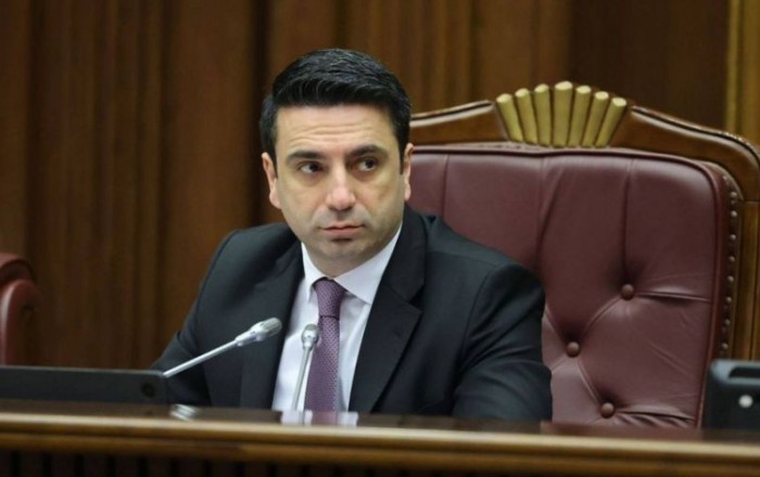 Ален Симонян уверен, что Гарегин II в скором времени откажется от престола