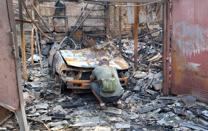 Дрон упал у посольства Азербайджана в Киеве фото