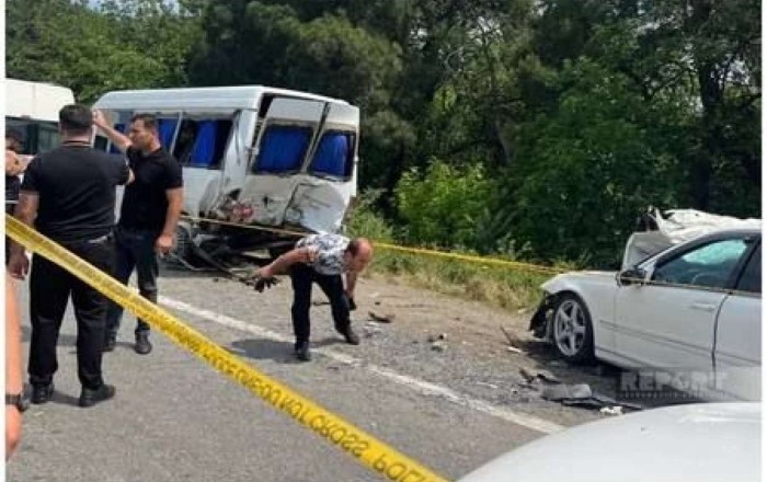 Məktəbliləri daşıyan avtobus   QƏZAYA DÜŞDÜ